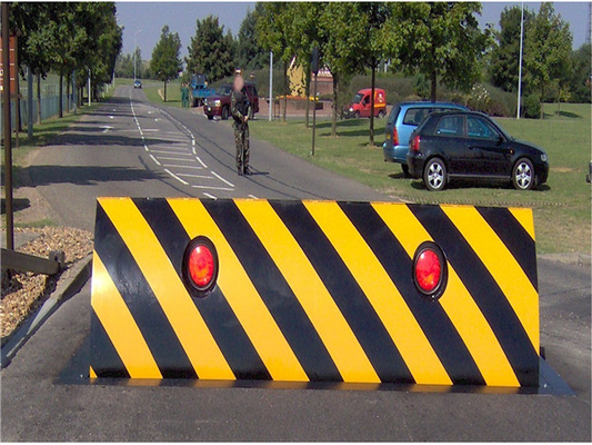 Anti - Volledige Automatische de Wegblocker van de Terroristen Op zwaar werk berekende Veiligheid met LEIDEN Licht